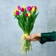 Букет из 15 тюльпанов с лентой