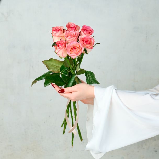 Букет из 7 розовых Российских роз