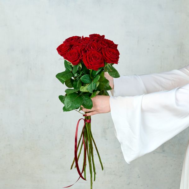 Букет из 11 красных  Российских роз