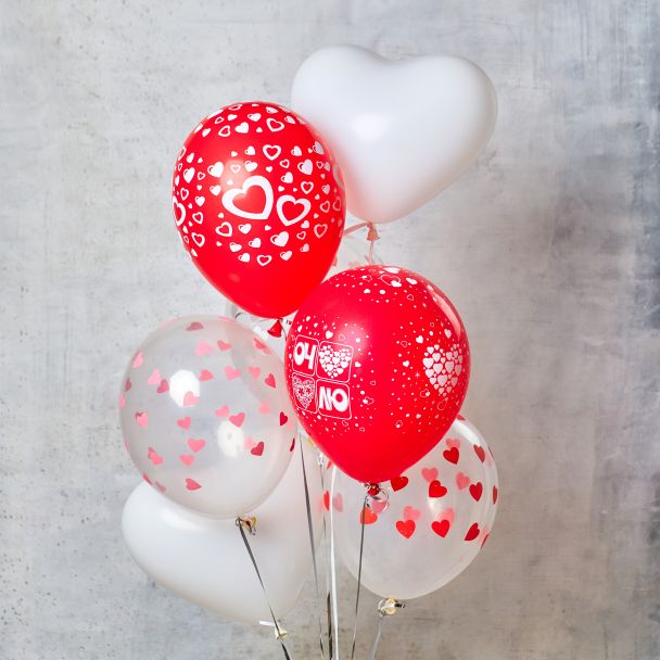 Фонтан шаров с сердцами